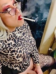 Marilyn hot shemale masturbates burning her pussy with a cigarette
